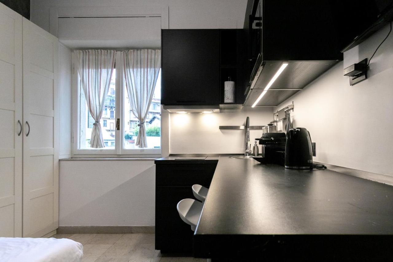 Luna Homes - Studio In Corso Sempione Милано Екстериор снимка